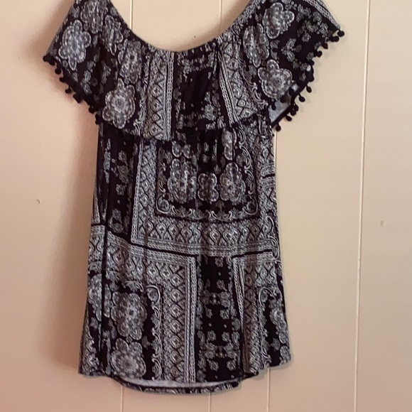 Black and white off shoulder or not M - Picture 2 of 2